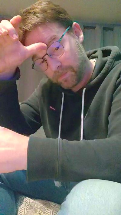 tomsauwer live cam on Cam4