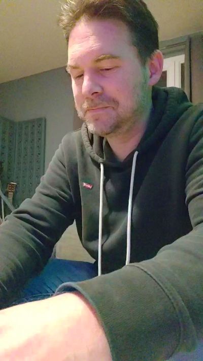 tomsauwer live cam on Cam4