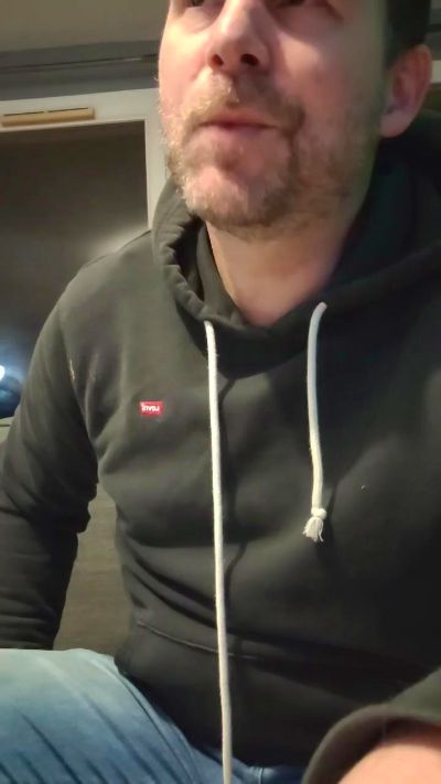 tomsauwer live cam on Cam4