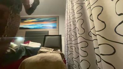 tomtailerhot live cam on Cam4