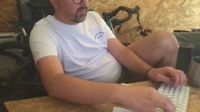 tomtom398 live cam on Cam4
