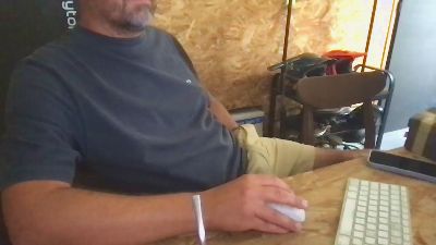 tomtom398 live cam on Cam4