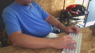 tomtom398 live cam on Cam4