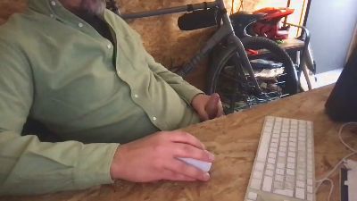 tomtom398 live cam on Cam4