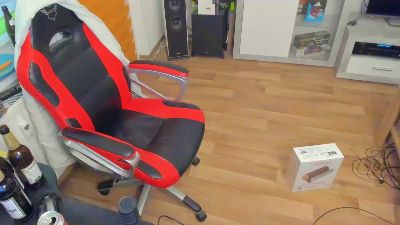 tonibiteen21 live cam on Cam4