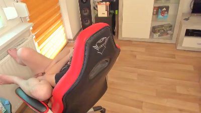 tonibiteen21 live cam on Cam4