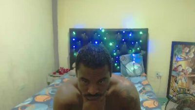 tonnyhuge live cam on Cam4