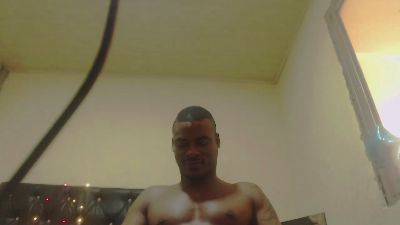 tonnyhuge live cam on Cam4