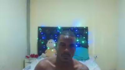 tonnyhuge live cam on Cam4