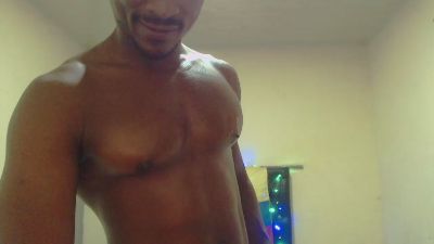 tonnyhuge live cam on Cam4