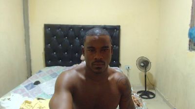 tonnyhuge live cam on Cam4