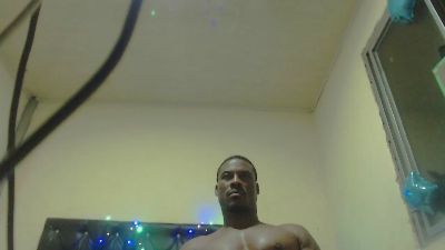 tonnyhuge live cam on Cam4