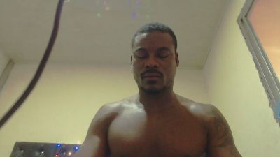 tonnyhuge live cam on Cam4