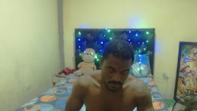 tonnyhuge live cam on Cam4