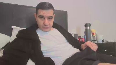 topinho75 live cam on Cam4