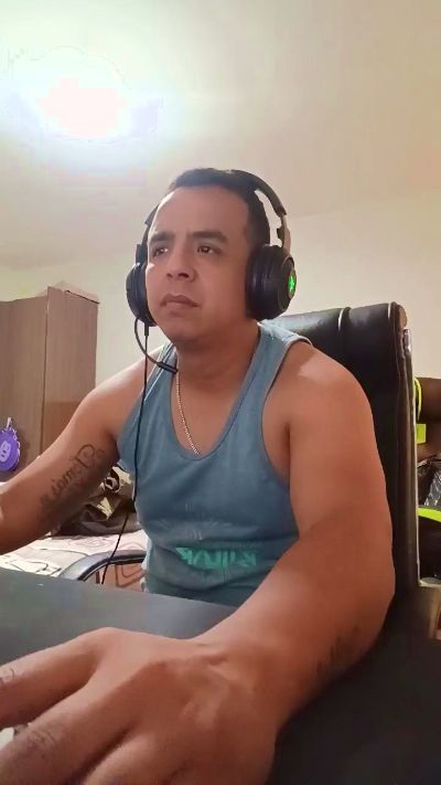 toretorf live cam on Cam4