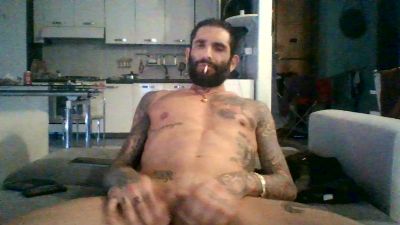 torinesebadboy live cam on Cam4