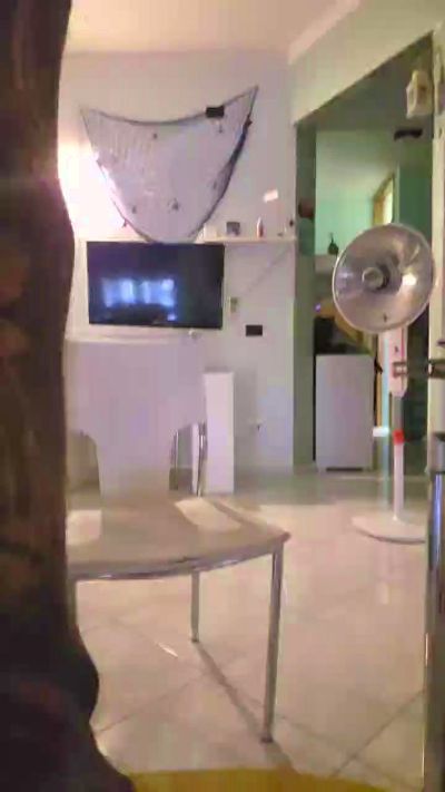 torinesebadboy live cam on Cam4