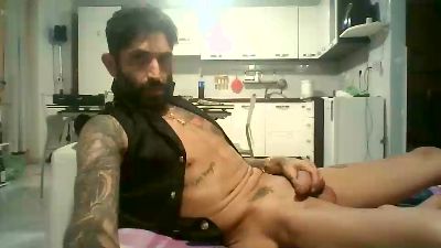 torinesebadboy live cam on Cam4