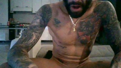 torinesebadboy live cam on Cam4
