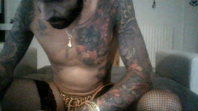 torinesebadboy live cam on Cam4