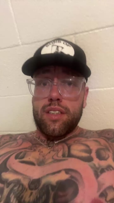 tortapounder69 live cam on Cam4