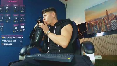 tossetrech1 live cam on Cam4