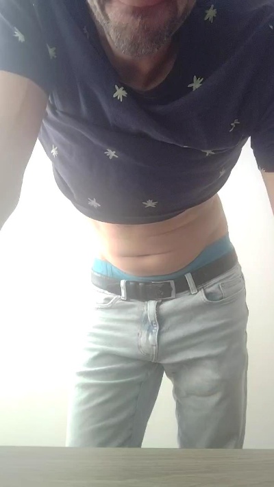 toyboy08 live cam on Cam4
