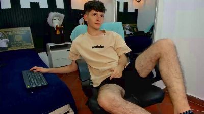 trevor_mob live cam on Cam4