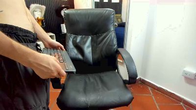 trevor_mob live cam on Cam4