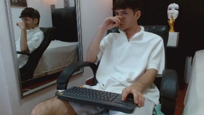 trevor_mob live cam on Cam4