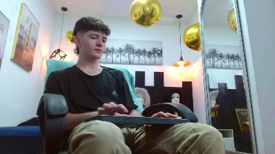 trevor_mob live cam on Cam4
