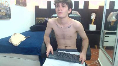 trevor_mob live cam on Cam4