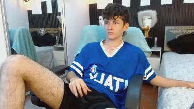 trevor_mob live cam on Cam4