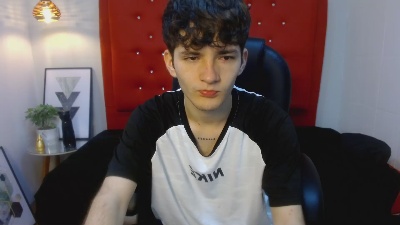 trevor_mob live cam on Cam4