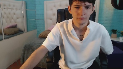 trevor_mob live cam on Cam4