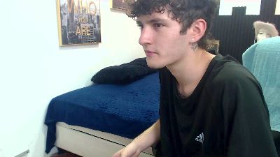 trevor_mob live cam on Cam4