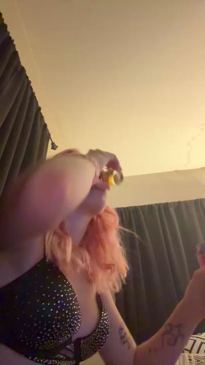 trickzforstickz live cam on Cam4