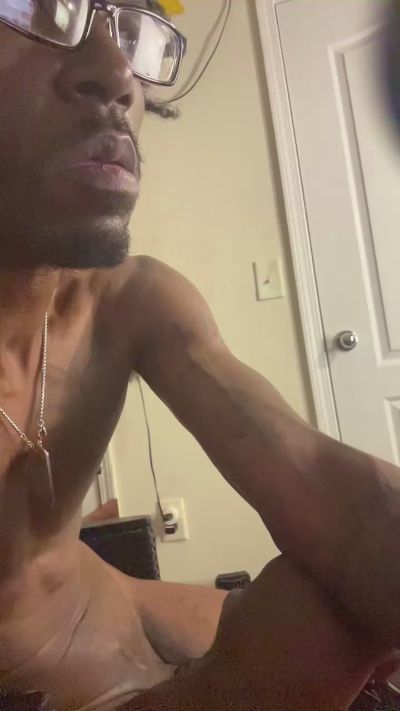 triggerhappycj live cam on Cam4