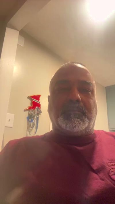 Webcam uomo dal vivo da Stati Uniti con trin23