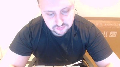 tropical_guy92 live cam on Cam4