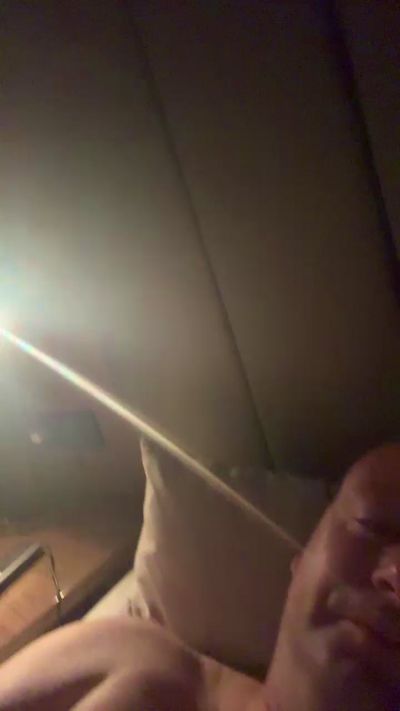 troubleMaker1 live cam on Cam4