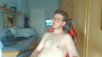 tuchi94 live cam on Cam4