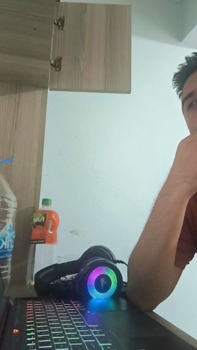 tugay676767 live cam on Cam4