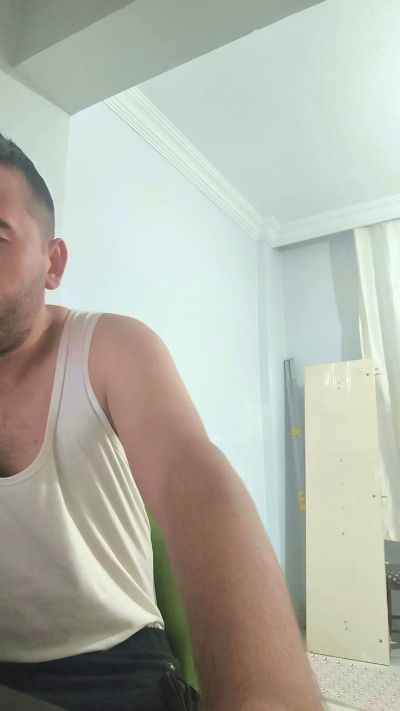 tugay676767 live cam on Cam4