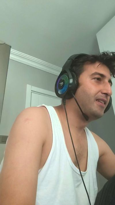 tugay676767 live cam on Cam4