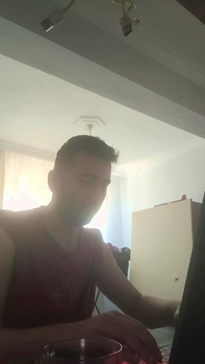 tugay676767 live cam on Cam4