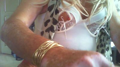 tvclaudie live cam on Cam4