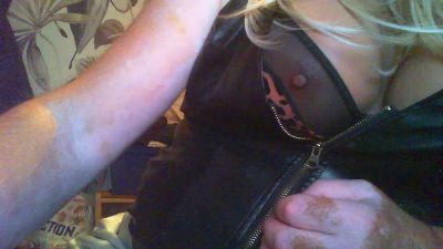 tvclaudie live cam on Cam4