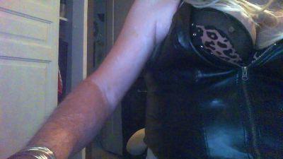 tvclaudie live cam on Cam4